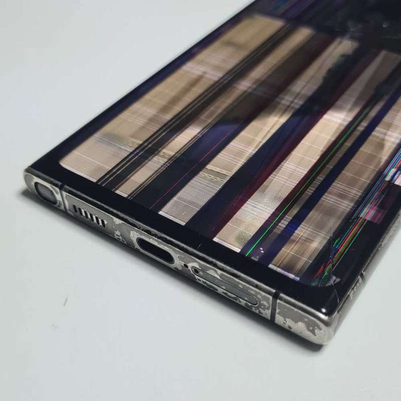 Phone for spares or fixing (turns on) and charges) (read and see all pictures)