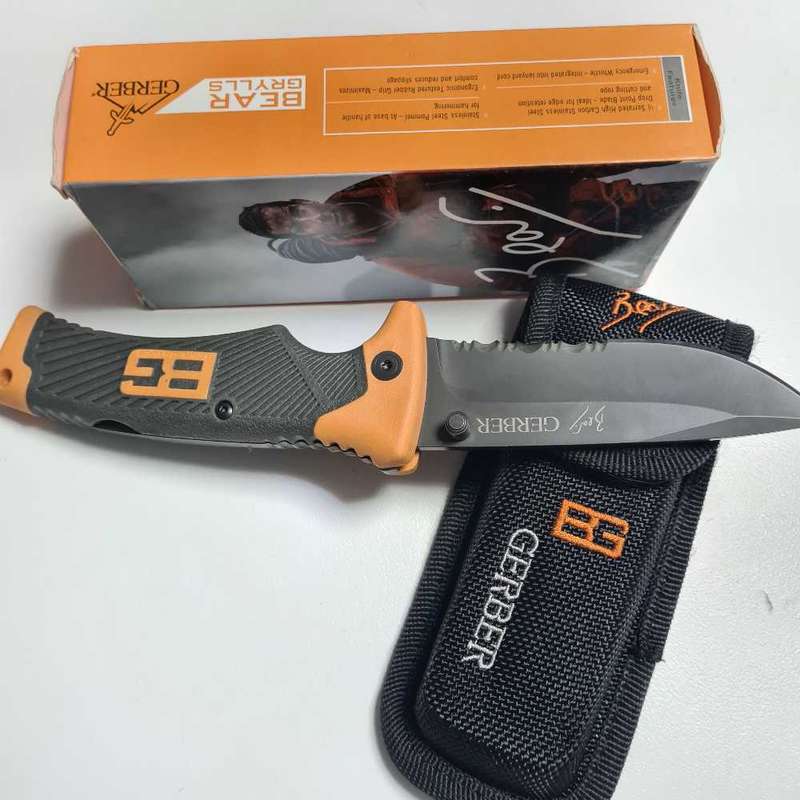 Bear Grylls Gerber knife