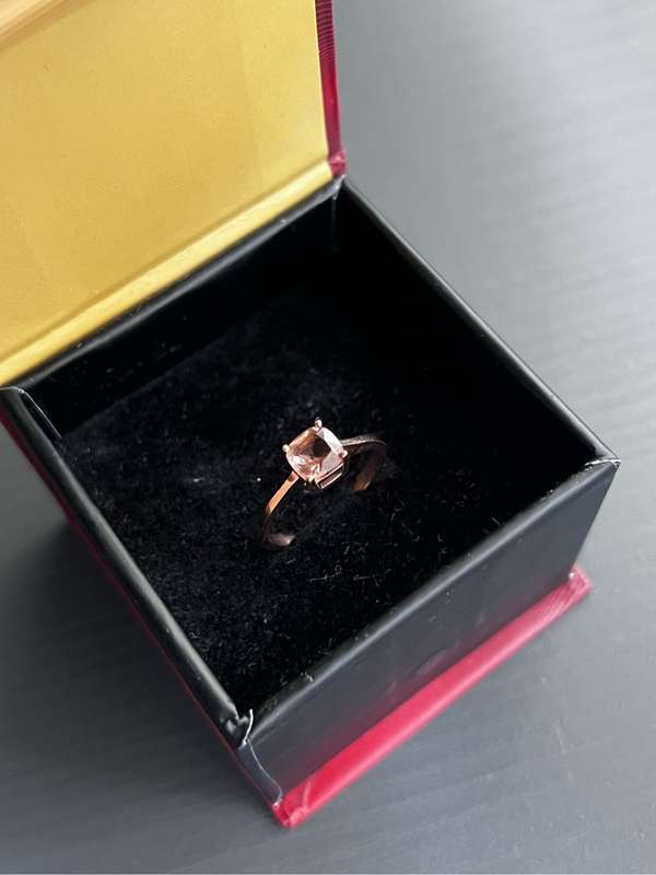18k rose gold Ring with Zultanite