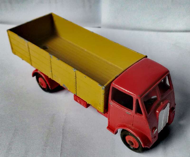 Dinky supertoys guy truck