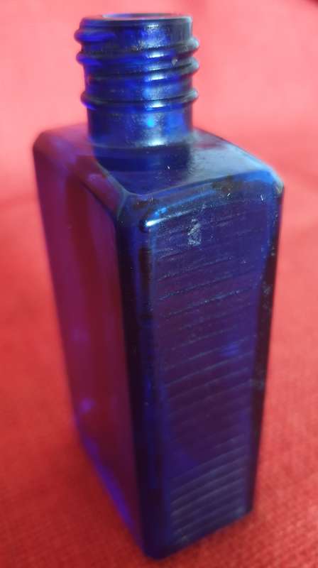 5 x Vintage cobalt blue bottles (only for user "Marnes")