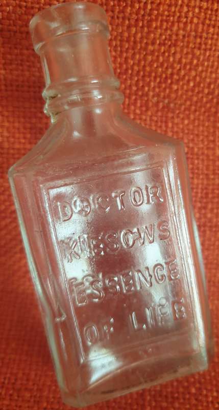 5 x Vintage Dr. Kiesow's Essence of Life/Lewens Essens bottles