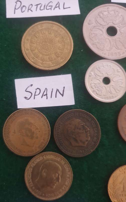 25 x coins from various countries