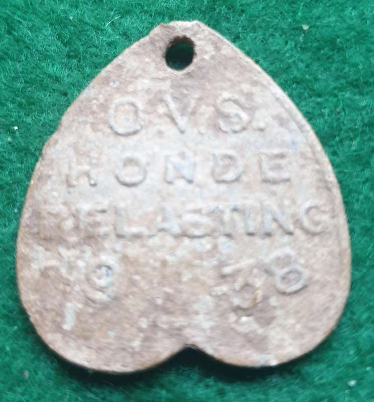 2 x Vintage OFS dog licence tags (1938 and 1951)