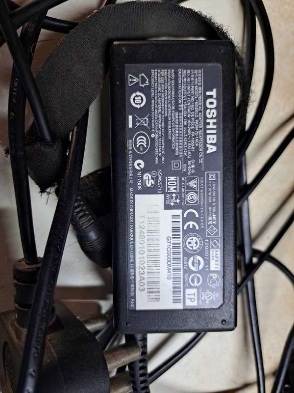 TOSHIBA Laptop