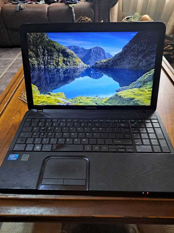 TOSHIBA Laptop