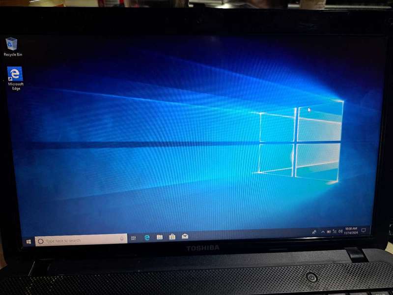 TOSHIBA Laptop