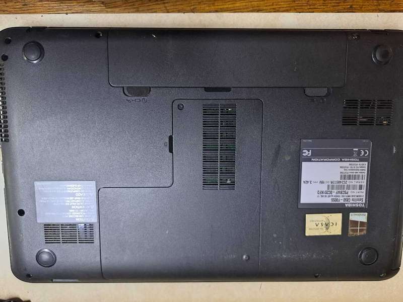 TOSHIBA Laptop
