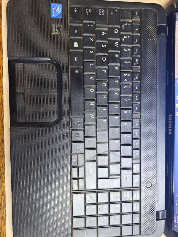 TOSHIBA Laptop