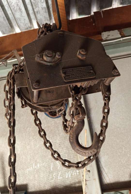 Engine - Block and Chain