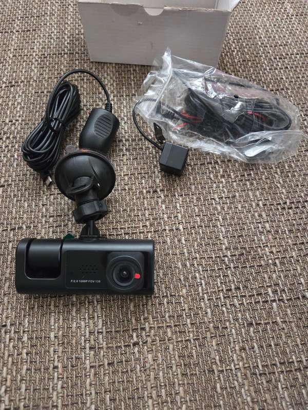 Dual View Dashcam with Reverse Camera