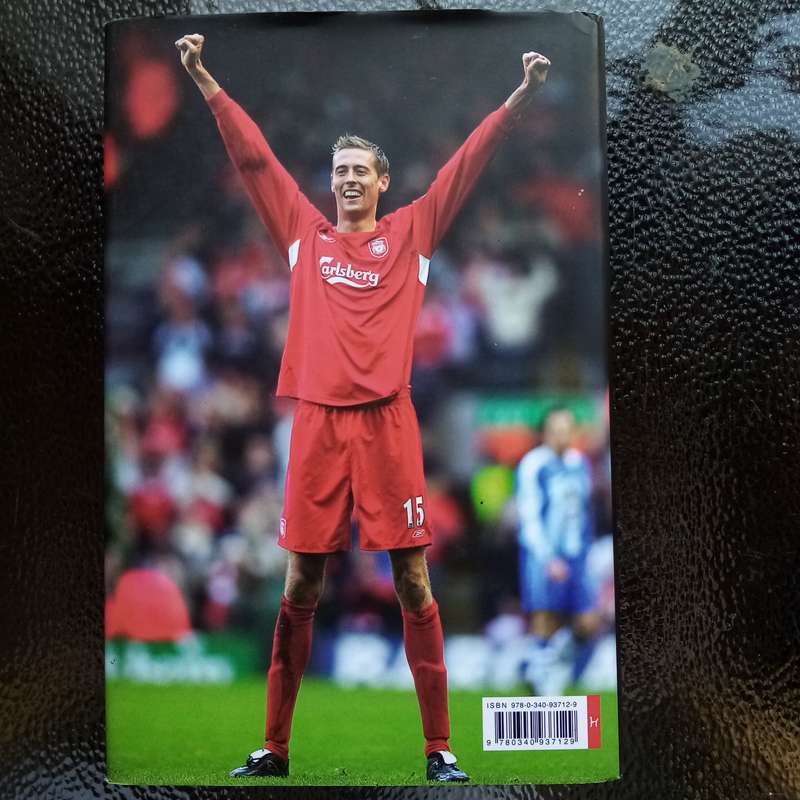 Walking Tall: My Story by Peter Crouch with Sam Wallace Essential for Football Fans