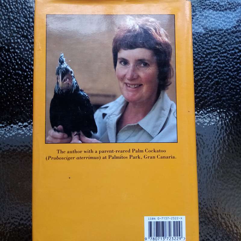 Cockatoos in Aviculture by Rosemary Low  Ultimate Guide for Bird Enthusiasts & Pet Owners