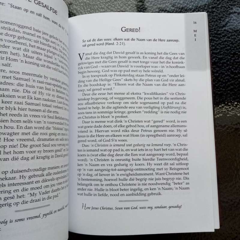 In Die Teenwoordigheid Van God: 366 Oordenkings by Izak de Villiers  Inspirational Daily Devotions