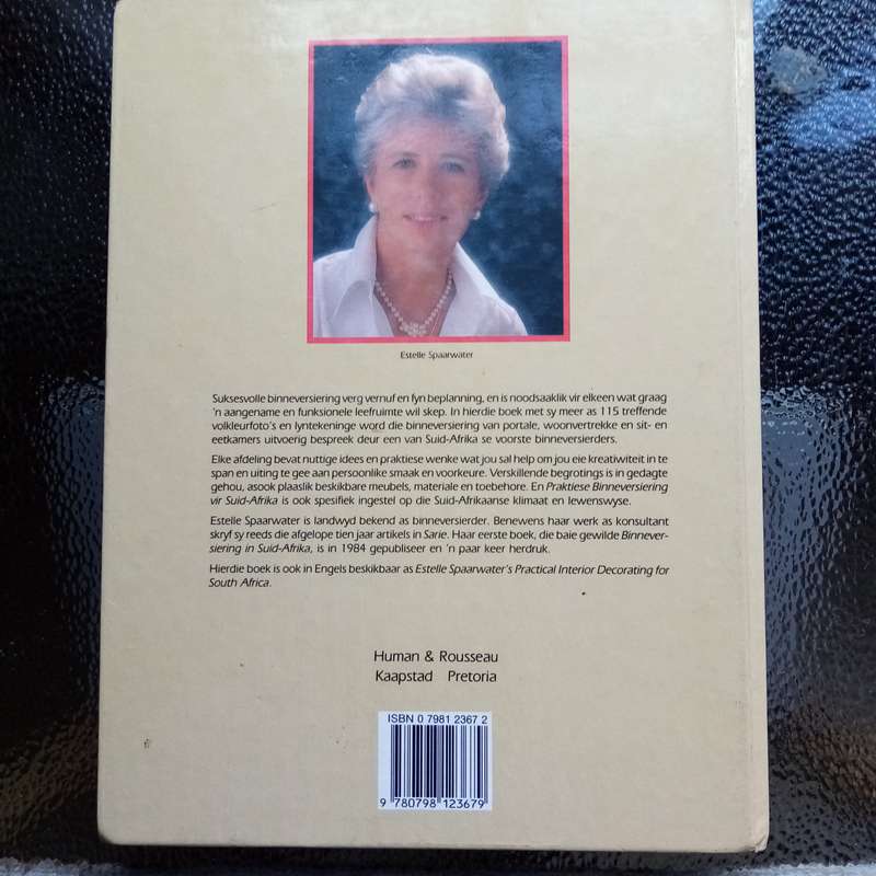 Estelle Spaarwater's Guide: "Praktiese Binneversiering Vir Suid-Afrika"  Stylish Interior Design