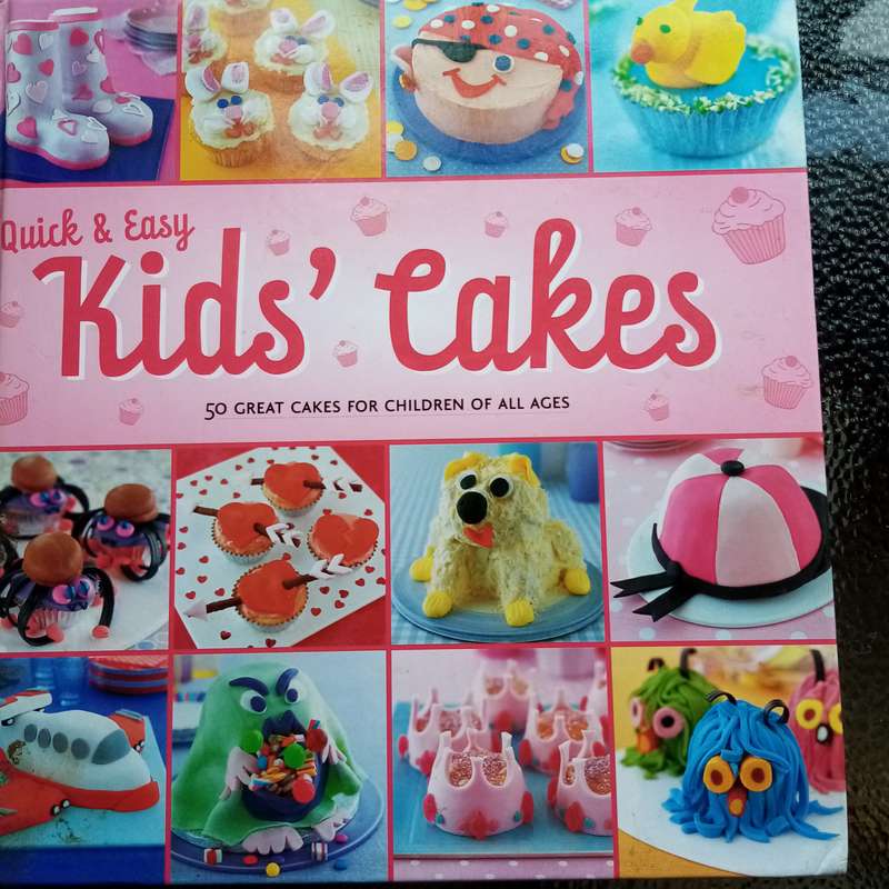 Delightful Kids' Cakes: "Quick & Easy Kids' Cakes"  50 Fun Recipes for All Ages