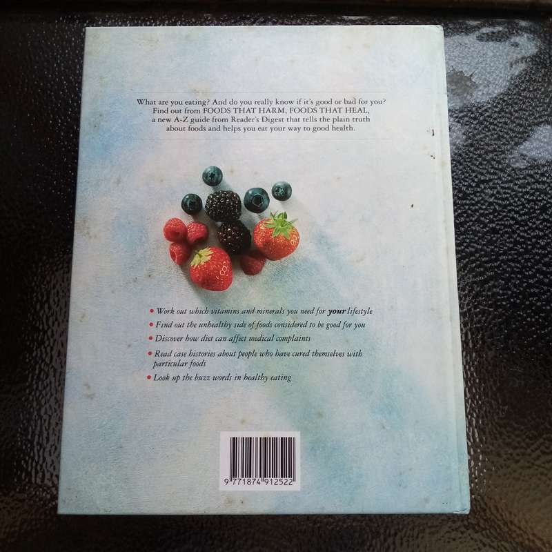 Reader's Digest "Foods That Harm, Foods That Heal" - Essential Guide to Nutrition