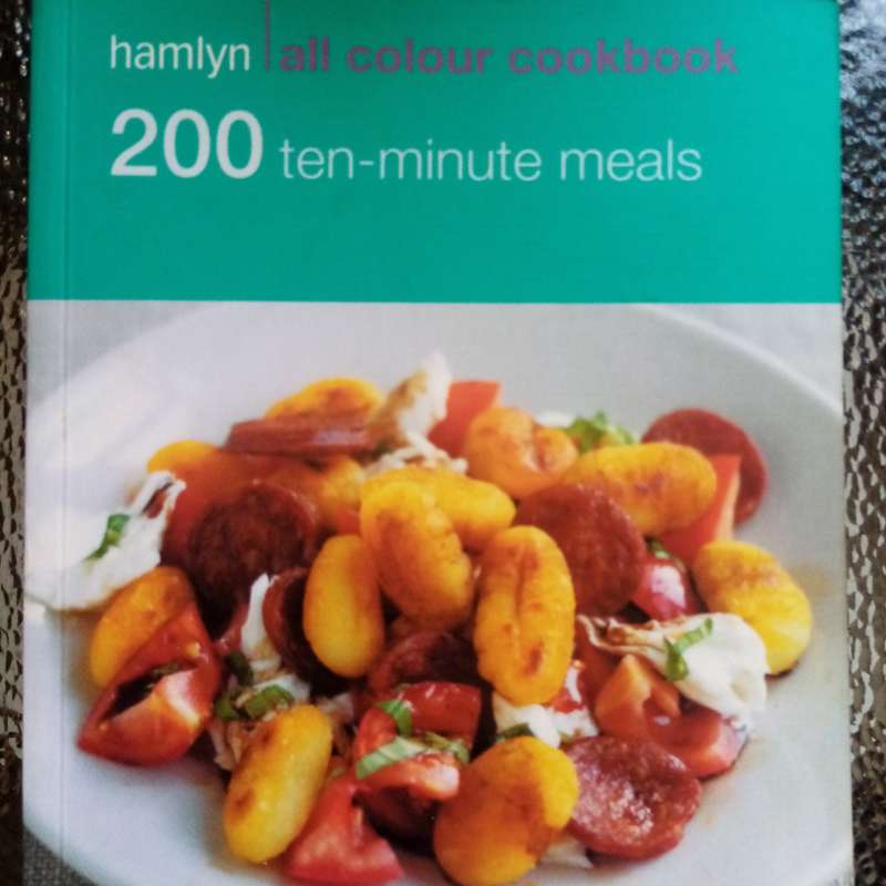 Hamlyn All Colour Cookbook: 200 Ten-Minute Meals - Quick & Easy Recipes for Busy Lives