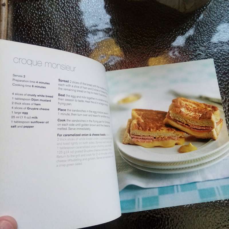 Hamlyn All Colour Cookbook: 200 Ten-Minute Meals - Quick & Easy Recipes for Busy Lives