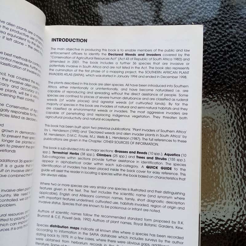 Alien Weeds & Invasive Plants in South Africa by Lesley Henderson  Essential Guide