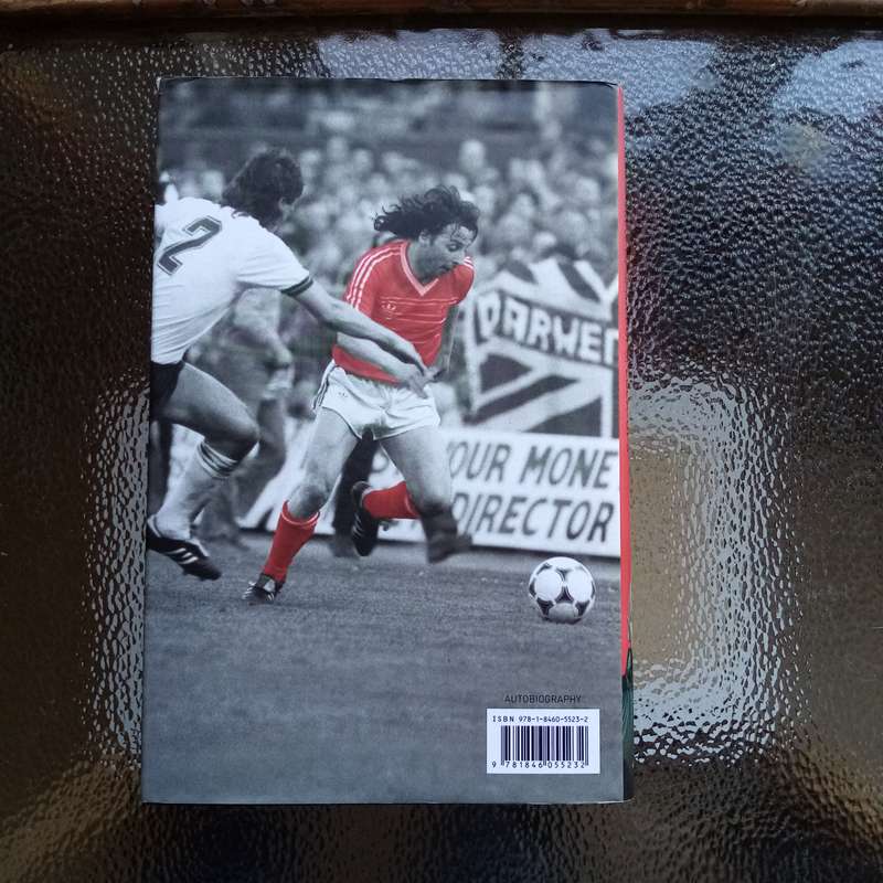 Kickups, Hiccups, Lockups: The Autobiography of Mickey Thomas  A Football Journey