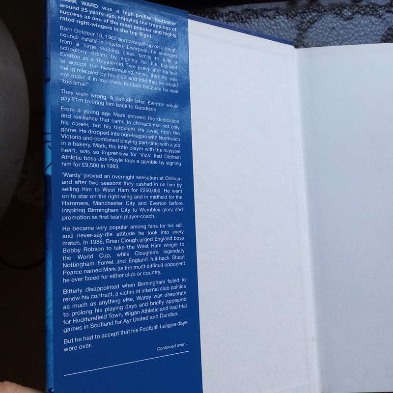 Right Wing to B-Wing: Premier League to Prison by Mark Ward  A Candid football Journey