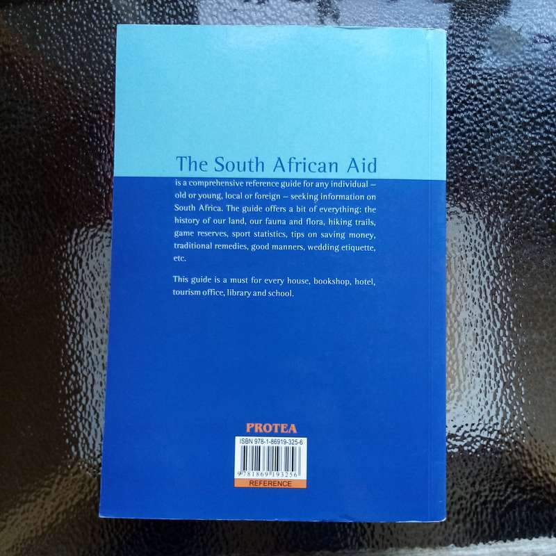 Essential Guide to South African Aid: Facts & Tips by Isabel Uys (Soft Cover)