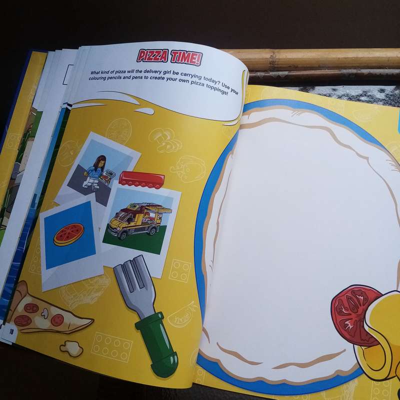 LEGO Official Annual 2018: A Must-Have for LEGO Fans and Collectors