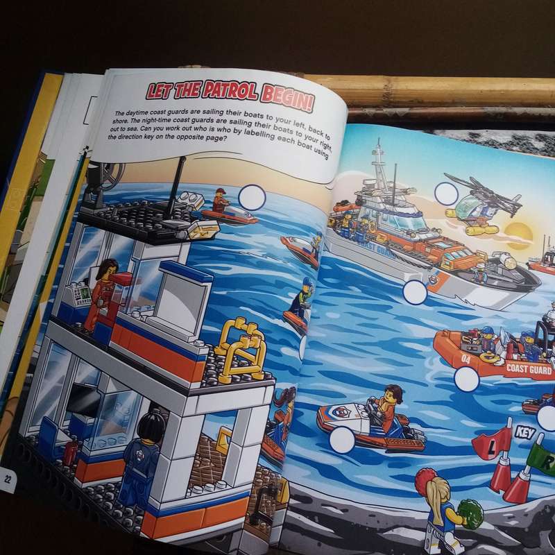 LEGO Official Annual 2018: A Must-Have for LEGO Fans and Collectors