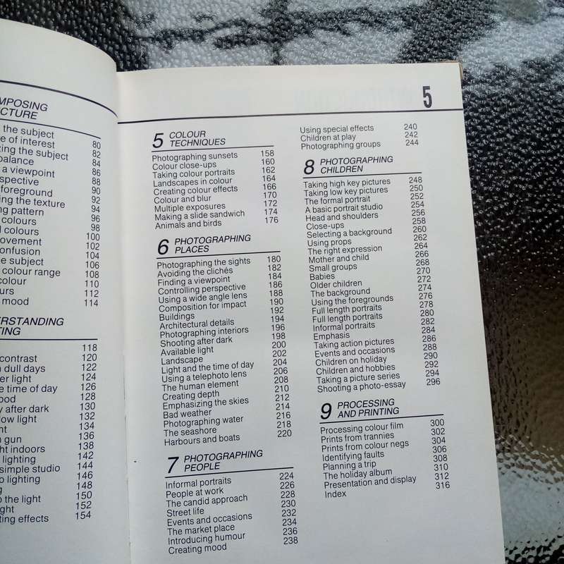 Photographer's Handbook: Essential Techniques for Stunning Images by Buselle & Freeman
