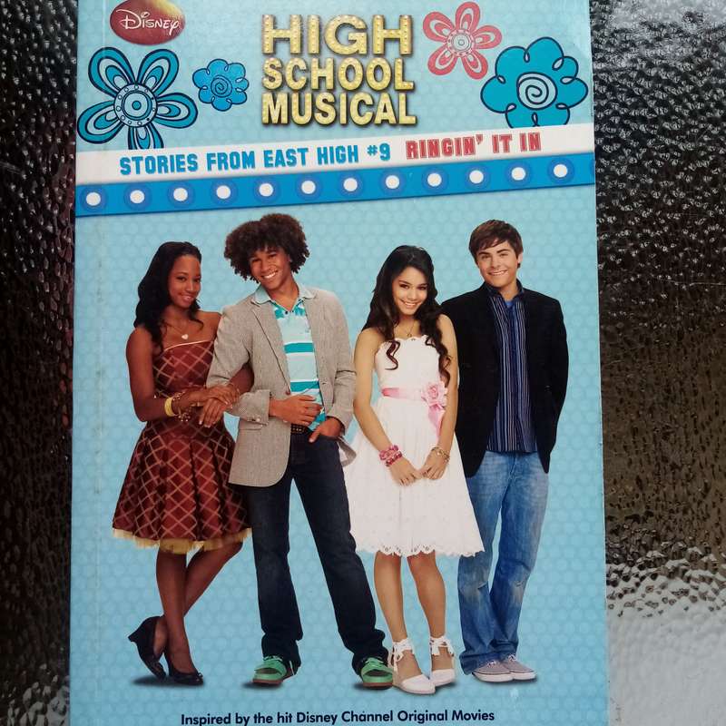 High School Musical: Ringin It In!  The Ultimate Companion book for Fans