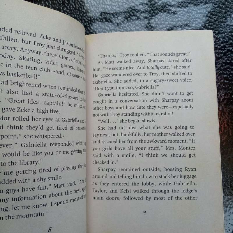 High School Musical: Ringin It In!  The Ultimate Companion book for Fans