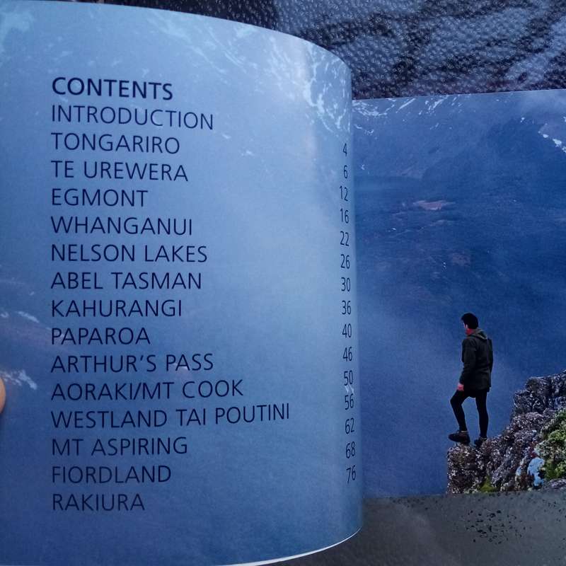 National Parks of New Zealand: A Stunning Guide by Rob Suisted