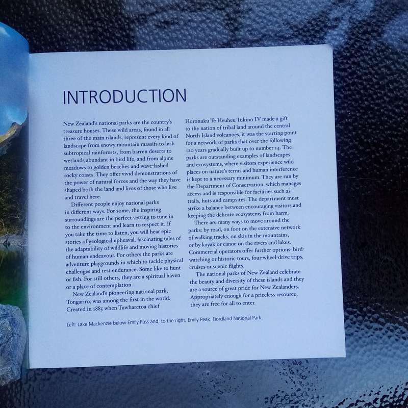 National Parks of New Zealand: A Stunning Guide by Rob Suisted