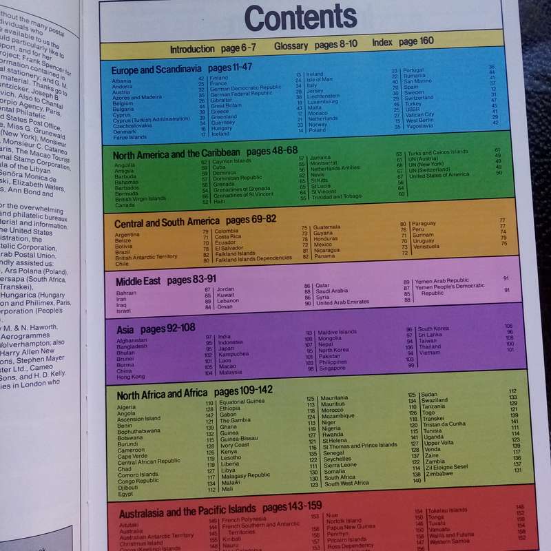 The Whole World Stamp Catalogue - Essential Guide to Current Stamps & Postal Items
