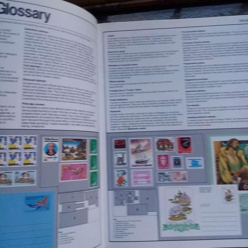 The Whole World Stamp Catalogue - Essential Guide to Current Stamps & Postal Items
