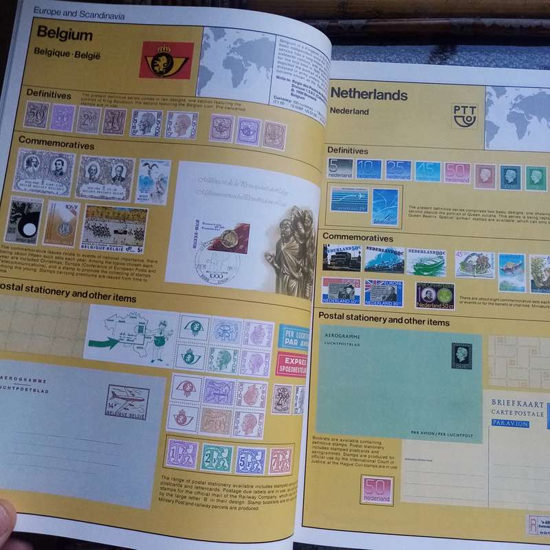 The Whole World Stamp Catalogue - Essential Guide to Current Stamps & Postal Items