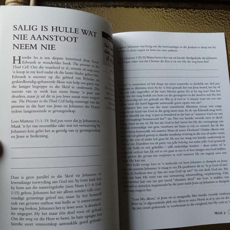 Verkwikkende Geloof: "Glo God" deur Beth Moore  Jou Geestelike Reis Verlig