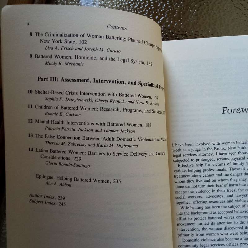 Helping Battered Women by Albert R. Roberts - Innovative Strategies for Support