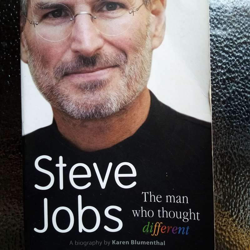 Steve Jobs: The Man Who Thought Different - An Inspiring Biography!