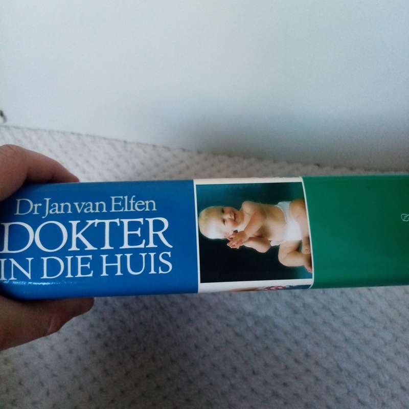 Dokter in die Huis deur Dr. Jan van Elfen: n Gids tot Basiese Gesondheidsorg en Huismiddels