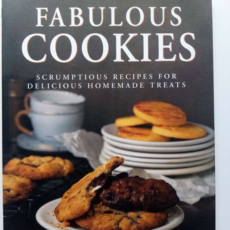 Fabulous Cookies by Hilaire Walden  Over 100 Delicious Recipes for Cookie Lovers