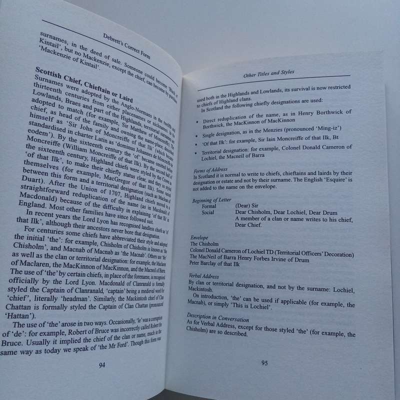 Debrett's Correct Form by Celestria Noel - The Ultimate Guide to British Etiquette (Hardback)
