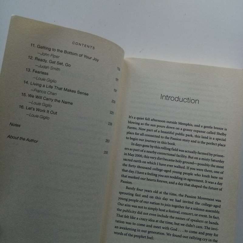 Passion: The Bright Light of Glory by Louie Giglio | Christian Faith and Inspiration