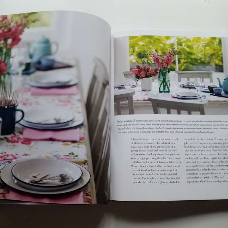 Transform Your Gatherings with Table Style: 101 Creative Ideas for Elegant and Affordable Entertain