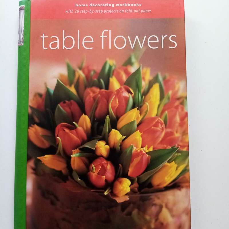 Table Flowers  Nikkie Tibbles