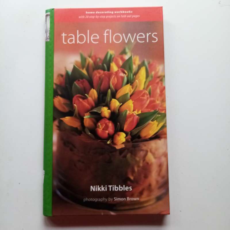 Table Flowers  Nikkie Tibbles