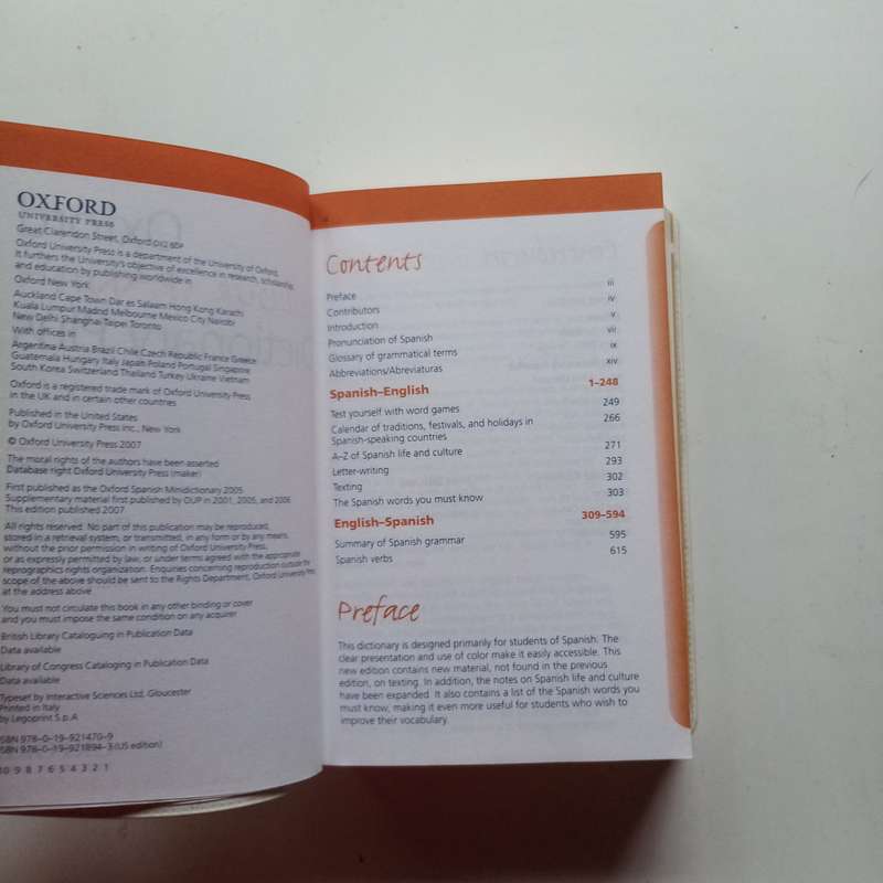 Oxford Colour Spanish Dictionary Plus