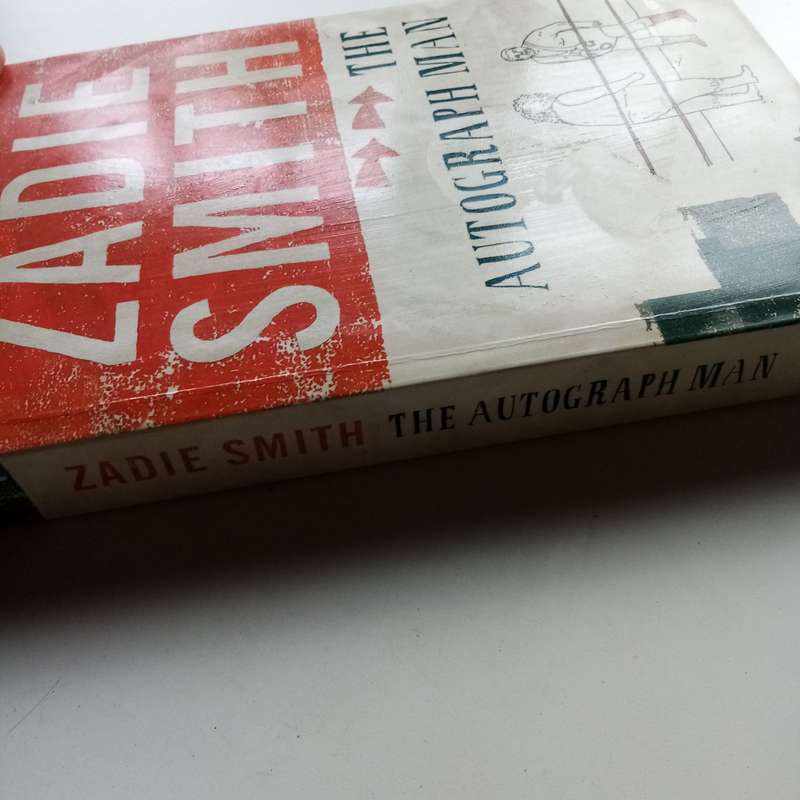 The Autograph Man: A Brilliant Tale of Fame, Identity, and the Search for Meaning by Zadie Smith