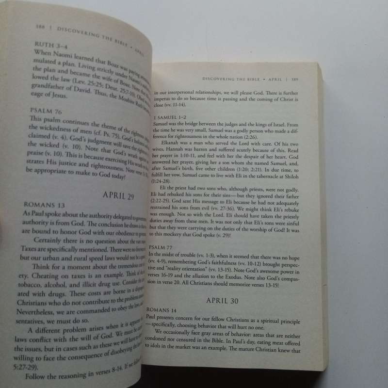 Discovering the Bible by Gordon L. Addington  Your Daily Bible Reading Companion for Deeper Underst